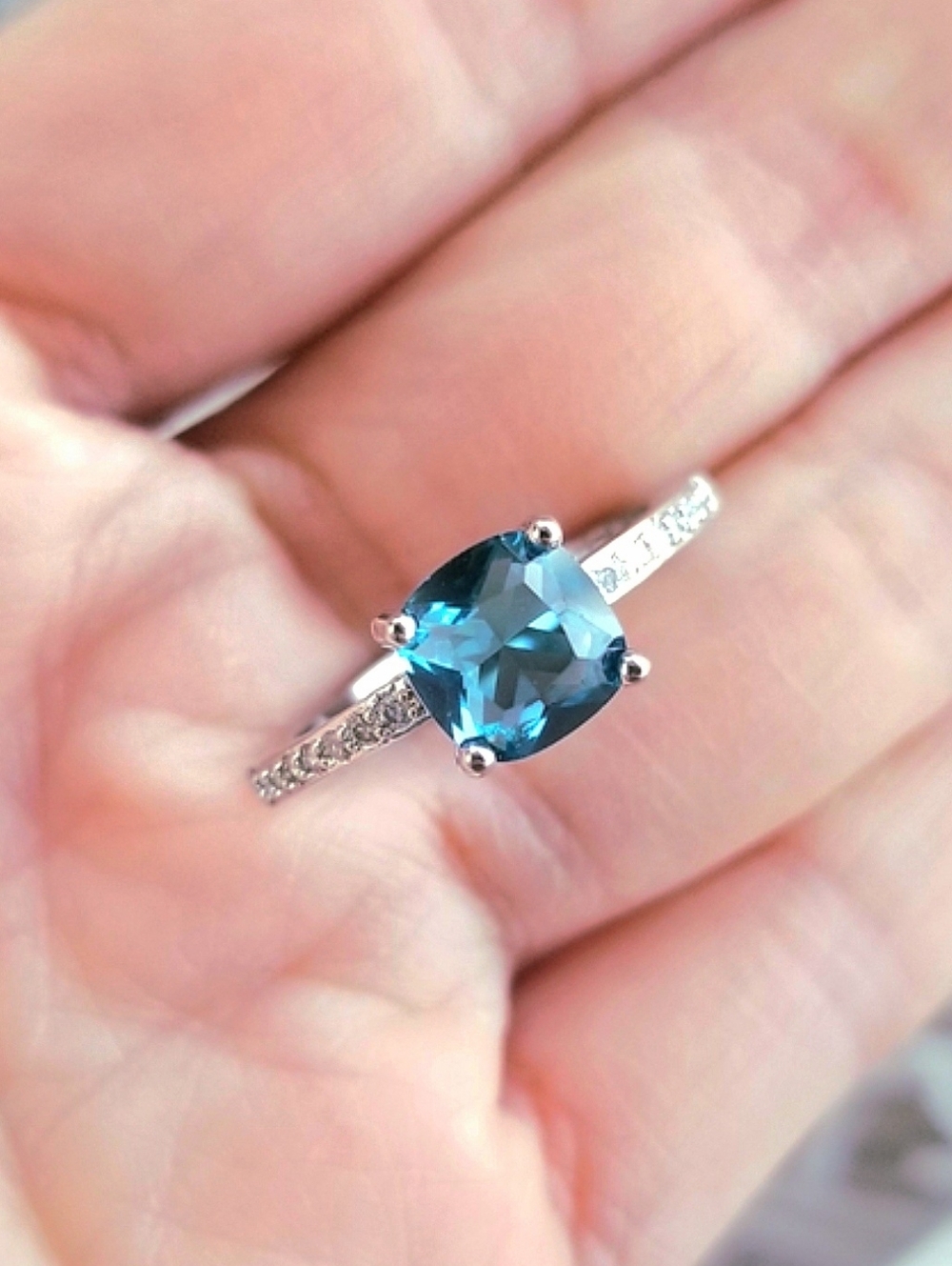 💎NEW💎 BLUE SAPPHIRE RING